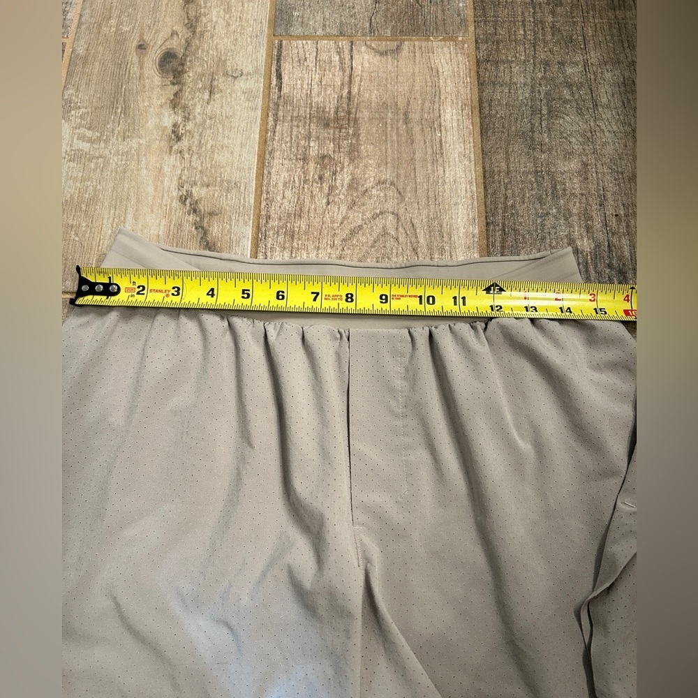 Lululemon Taupe Reflective Running Shorts - Picture 9 of 10